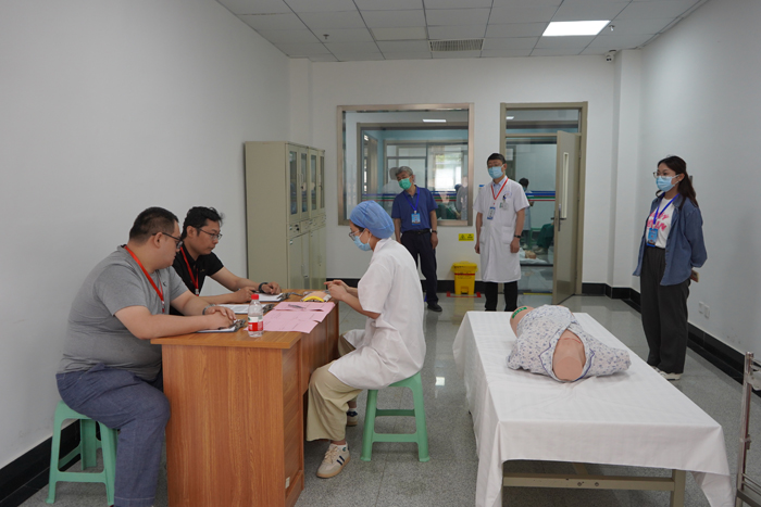 1686294498218963.jpg 濟(jì)寧醫(yī)學(xué)院巡考督導(dǎo) (2).JPG