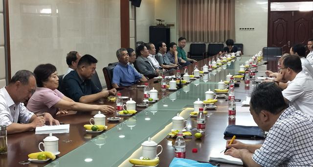 在發(fā)展中繼承，在傳承中創(chuàng)新：外科系召開科室院志編寫工作座談會