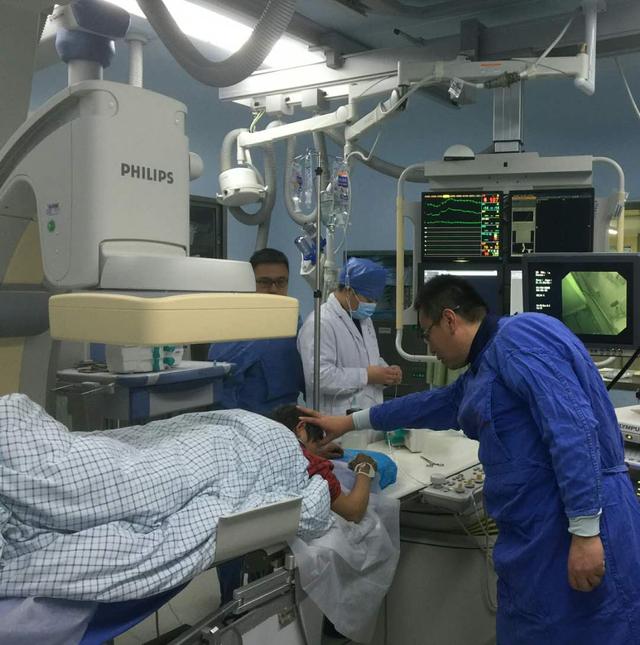 急診ERCP，讓生命垂?；颊咿D(zhuǎn)危為安