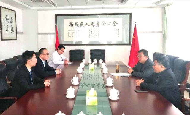 我院舉辦楊秀成同志、胥杰同志“援非”歡送會